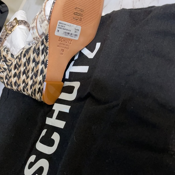 SCHUTZ JOLENE - Picture 2 of 3